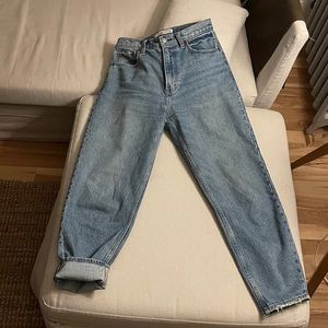 Abercrombie the 80s Highrise Mom Jeans